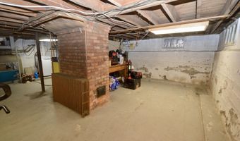 744 Hammond St, Bangor, ME 04401