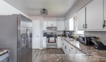 2915 S GLADYS Ave, Appleton, WI 54915