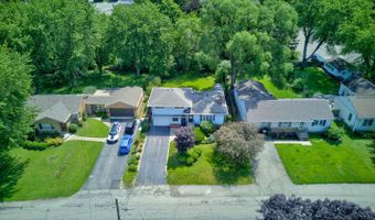911 David St, Antioch, IL 60002