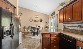 1409 W Creekside Dr, Brandon, SD 57005