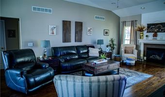 1906 160th Ter, Basehor, KS 66007