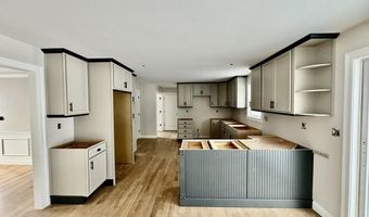 11 Beverly Rd, Billerica, MA 01821