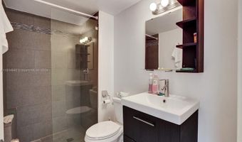 18061 Biscayne Blvd 502, Aventura, FL 33160
