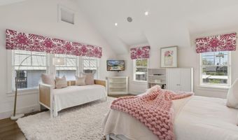 357 12TH St, Atlantic Beach, FL 32233