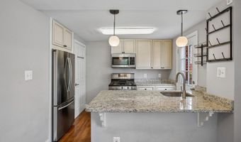 5812 N KINGS Hwy, Alexandria, VA 22303