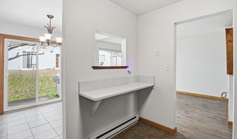 565 Clark Ave APT 17, Bristol, CT 06010