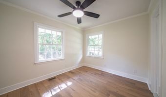 35 DOGWOOD St, West Point, GA 31833