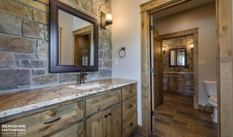 32 Big Creek Dr, Cody, WY 82414