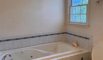 87 Trotters Ln, Allendale, NJ 07401
