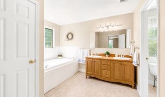 323 Oakhill Ave, Attleboro, MA 02703