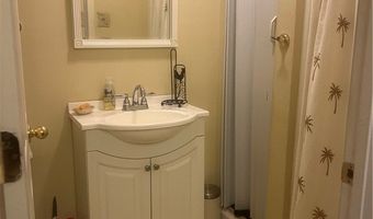 521 N Calhoun Shores Pkwy, Calhoun Falls, SC 29628