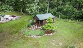 3900 Dursum Ave NE, Ada, MI 49301