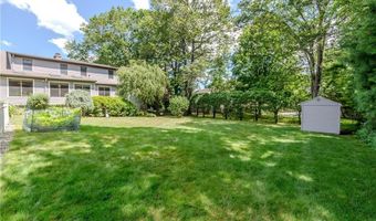 41 Holly Hill Ln, Cranston, RI 02921