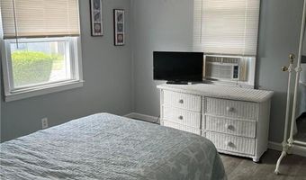 4 Angell Rd, Narragansett, RI 02882