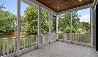 414 N MONROE St, Arlington, VA 22201