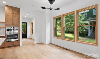31 Grindstaff Dr, Asheville, NC 28803