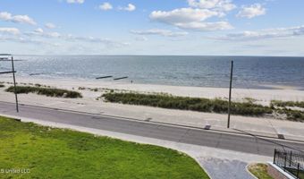 810 S Beach Blvd, Bay St. Louis, MS 39520