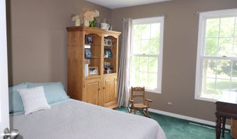 1900 Waverly Ln, Algonquin, IL 60102