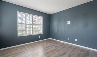 1070 W LARK Dr, Chandler, AZ 85286