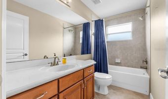 921 CLASSIC VIEW Dr, Auburndale, FL 33823