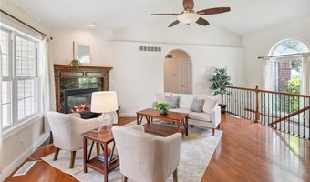 4625 Wisteria Dr, Alton, IL 62002