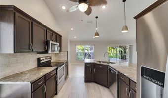 318 LOOKOUT Dr, Apollo Beach, FL 33572