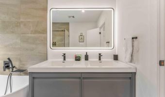 72 Keats Ln, Albrightsville, PA 18210