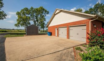 1904 Mayflower Rd, Bentonville, AR 72713
