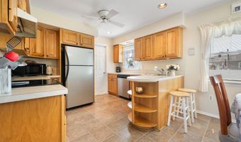 837 Cable Ave, Beachwood, NJ 08722