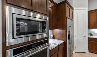 168 Bobby Lynn, Adkins, TX 78101