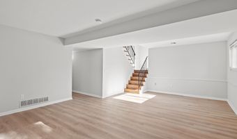 100 OAK Dr, Annapolis, MD 21403