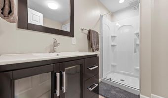 1658 PINEWIND Dr, Alburtis, PA 18011
