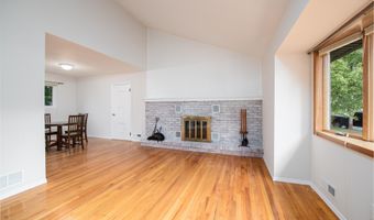 540 Sherman Ave, Belford, NJ 07718