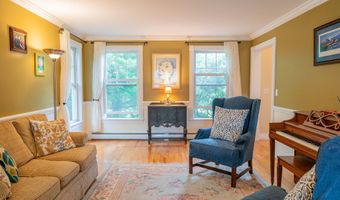 24 Surrey Ln, Falmouth, ME 04105
