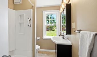 115 Poplar St, Agawam, MA 01030