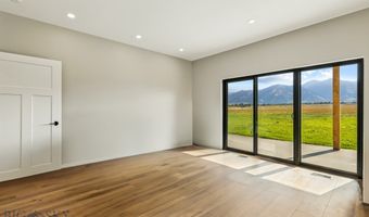 6111 Springhill Rd, Belgrade, MT 59714