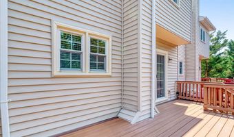 7044 FIELDHURST Ct, Alexandria, VA 22315