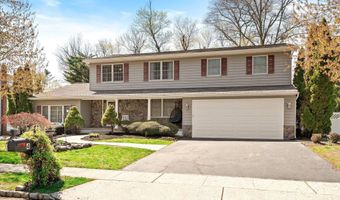 4 Twain Dr, Allentown, NJ 08501