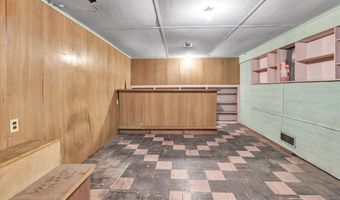 124 N Cliff St, Ansonia, CT 06401
