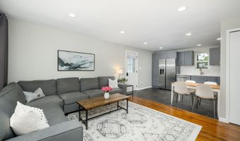 12 W Eden Ct, Ann Arbor, MI 48108