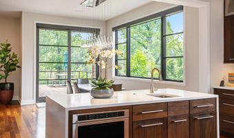 307 Windy Crest Dr, Ann Arbor, MI 48105