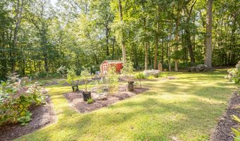 7 Stephens Ct, Clinton, CT 06413