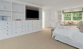 6 Searles Rd, Darien, CT 06820