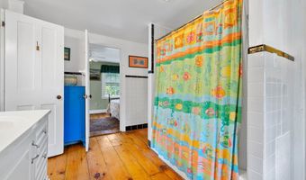 24 Liberty St, Clinton, CT 06413
