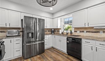 435 Berry Ridge Dr, Amherst, OH 44001