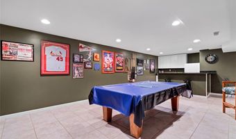 1431 Dietrich Oaks Dr, Ballwin, MO 63021