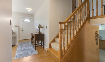 914 Scott St, Algonquin, IL 60102