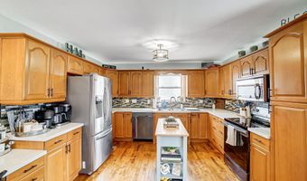 135 Kraft Dr, Ashville, OH 43103
