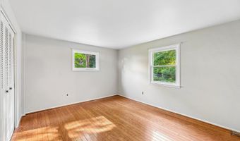 4712 SPRINGBROOK Dr, Annandale, VA 22003