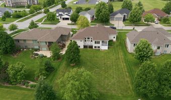 2402 Suncrest Dr, Ames, IA 50014